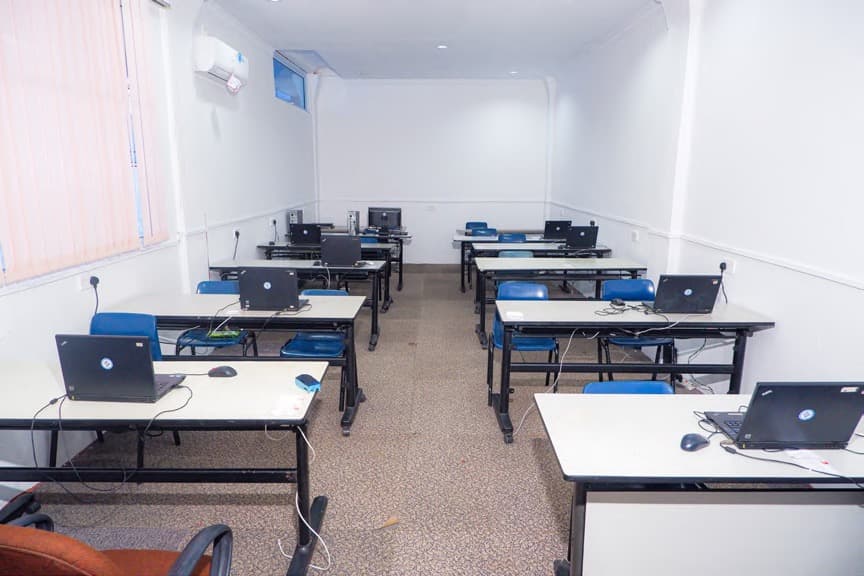 Laboratorium Komputer (ICT Lab)