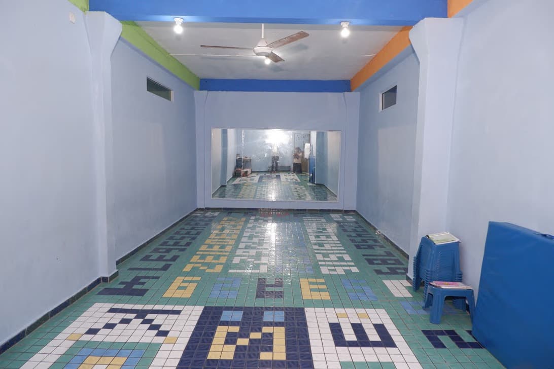 Area Olahraga Indoor (Indoor Field)
